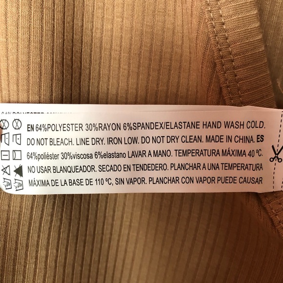 FOREVER21 Ribbed, Button-Up Cropped Tee - Size M - Picture 4 of 4